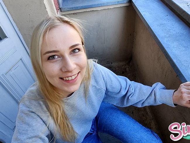 SirenaSweet Porno Video: Öffentlicher bl*wjob in Berlin! Ob uns die Nachbarn gesehen haben?