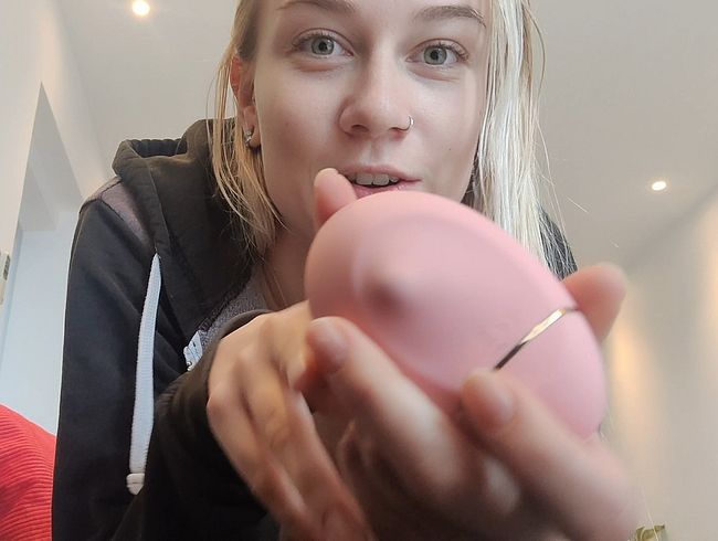 SirenaSweet Porno Video: Neues ungewöhnliches Toy – Geschenk von einem User!